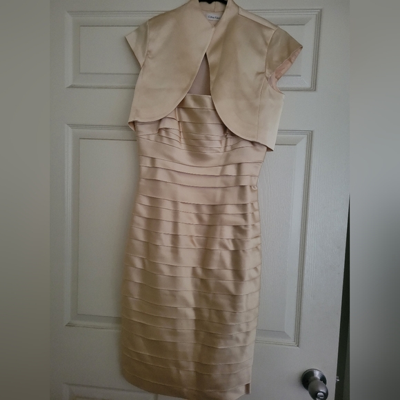 Calvin Klein dress with cropped jacket - Picture 3 of 12